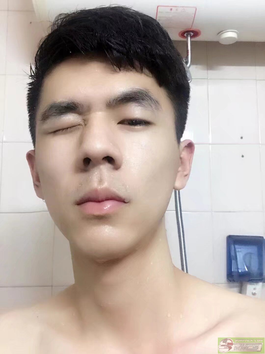 dvubb 图片点击可在新窗口打开查看